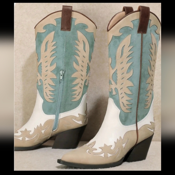 Saddleback Cowboy Boots - Picture 2 of 3